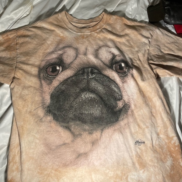 The Mountain Pug Tee - Picture 1 of 2